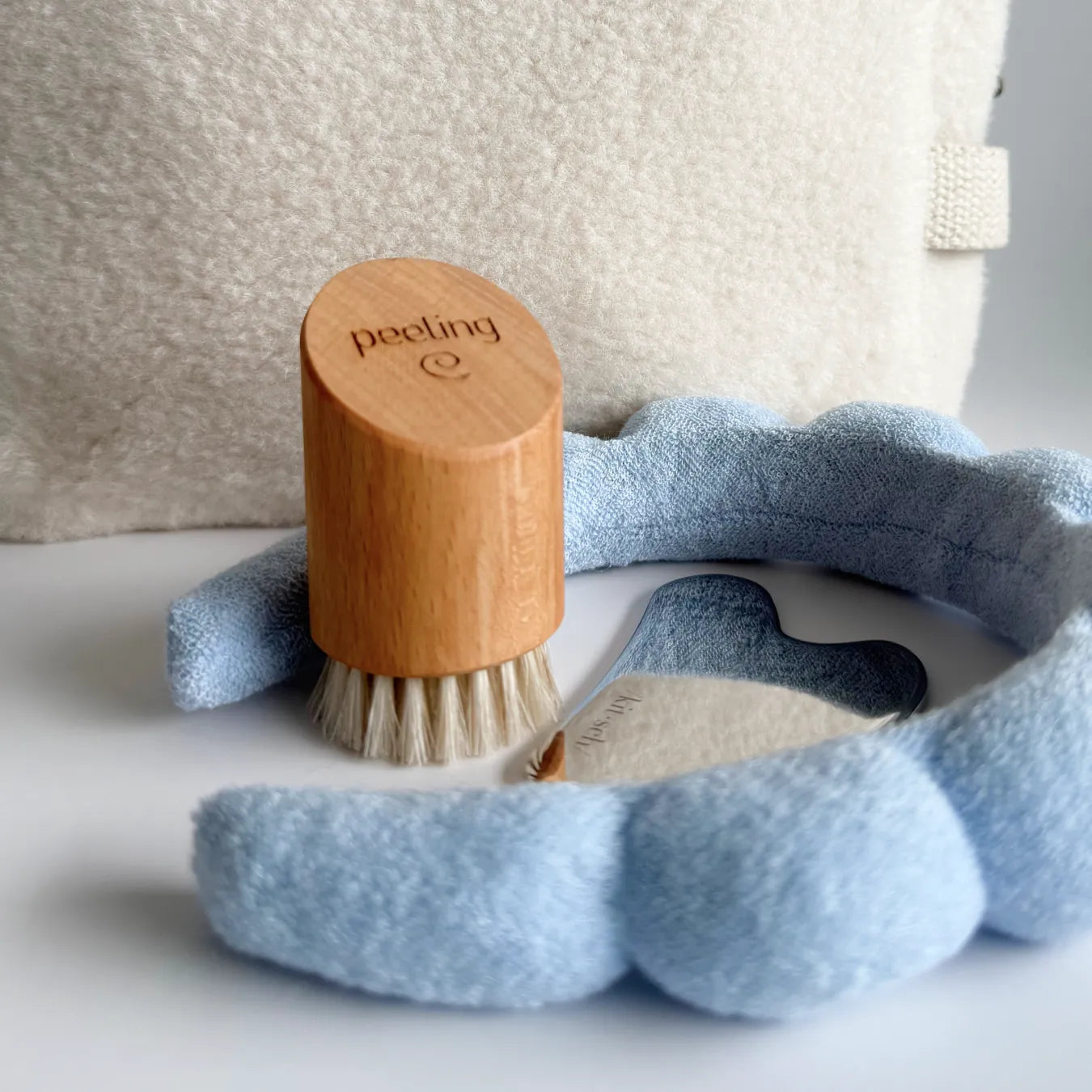 Beech Wood Face Brush