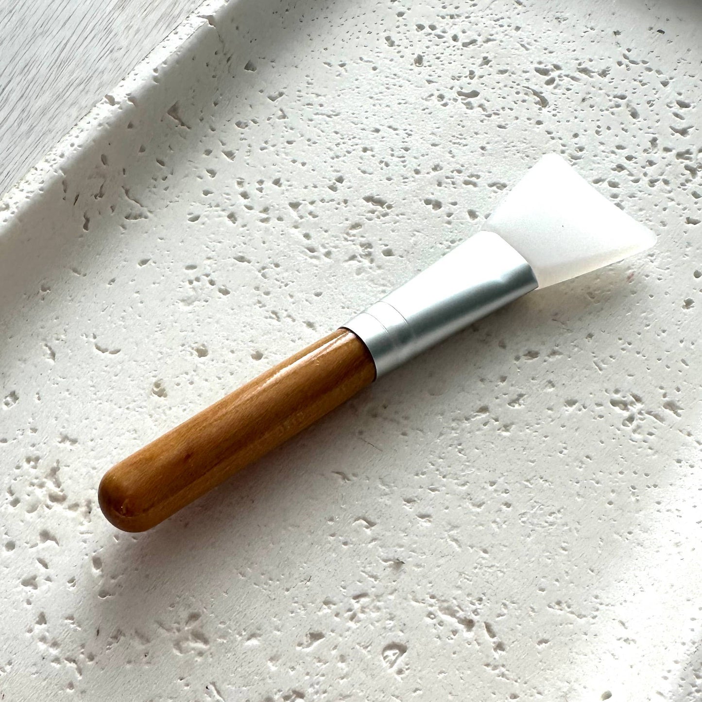 Spa Wooden Face Mask Applicator | Soft silicone tip
